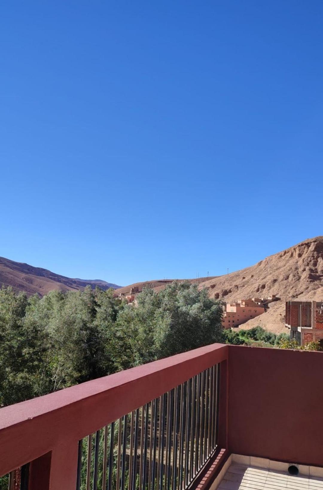 AUBERGE DE LA RIVIÈRE Du DADÈS Boumalne Esterno foto