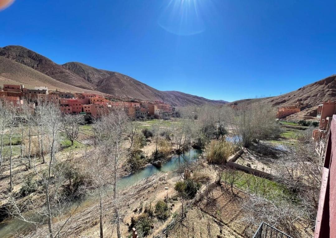 AUBERGE DE LA RIVIÈRE Du DADÈS Boumalne Esterno foto